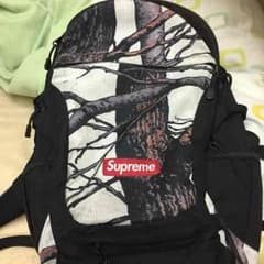 supremeリュックのサムネイル