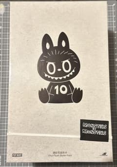 限定品POP MART THE MONSTERS 10周年記念 ラブブのサムネイル