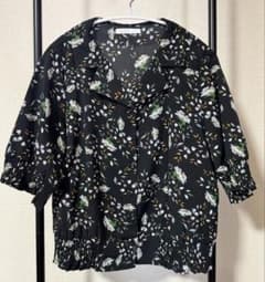 【値下げ】花柄シャツ　トップス　シャツのサムネイル