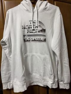 supreme × ノースフェイス コラボパーカーのサムネイル