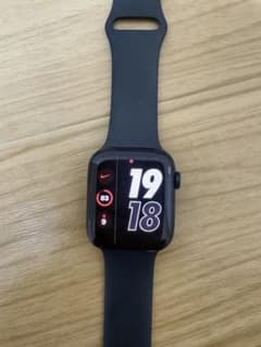 Apple Watch SE 44mm ブラックのサムネイル