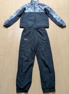 UNDER ARMOUR キッズ ジャージ 上下セット ブラック　160サイズのサムネイル