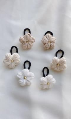 ハンドメイド かぎ針編み フラワーヘアゴム ２個セットのサムネイル