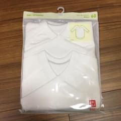Manaty様専用★ユニクロベビー クルーネックボディ 60cm 2枚組のサムネイル