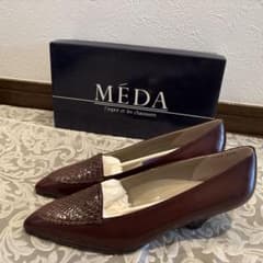 【新品未使用品】 MÉDA ダークブラウン ハイヒールのサムネイル
