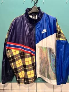 【希少アイテム】ナイキ リメイク 再構築 風 ナイロン ジップ ジャケットのサムネイル