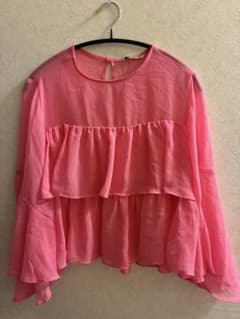 【新品未使用】ZARA ピンク フリル ブラウス 長袖　ザラのサムネイル