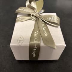 Van Cleef & Arpelsのサムネイル