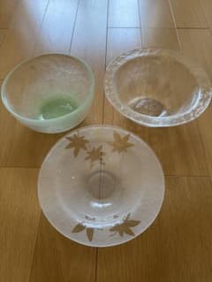 たち吉、花柄デザインの透明ガラス皿 中型3枚セットのサムネイル