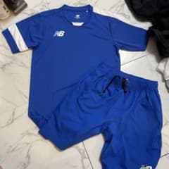 ニューバランスの上と下のサムネイル