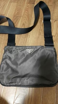 PRADAのサムネイル