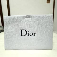 Dior ホワイト エンボス加工 ショップ袋のサムネイル