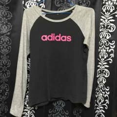 adidasの長袖のサムネイル