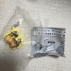 ポケモン つれあるきマスコット ガチャ ピカチュウのサムネイル