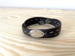 FENDIフェンディ レザーブレスレット バングル ブラウン 茶 - メルカリ
