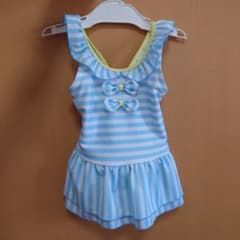 女の子用ワンピース水着 100cm 水色ストライプ