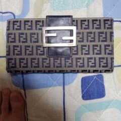 FENDIのサムネイル