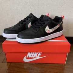 NIKE ナイキ スニーカーのサムネイル