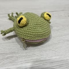 カエル型編みぐるみ ポーチ 薄緑 - メルカリ