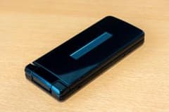 SH-02L AQUOS ケータイ ブラック 本体 中古のサムネイル