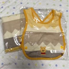 スタイ　フェイスタオル　プーさんのサムネイル