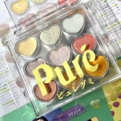 ピュレグミ きゅんときらめくラメ&グリッターコスメパレット BOOKのサムネイル