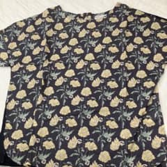 Afternoon Tea WARDROBE 花柄 半袖トップスのサムネイル