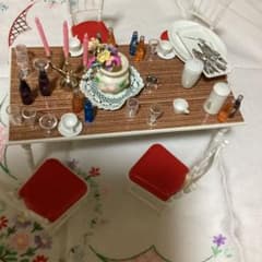 リカちゃん　白い白い家具　ダイニングテーブルのサムネイル