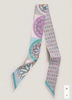 HERMES TWILLY 《カレイドスコープ・エフェクト》　定価81,400円のサムネイル