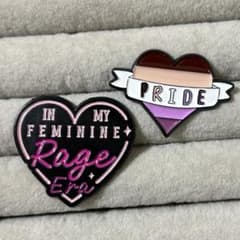 Feminism & Pride ハート型ピンバッジ 2点セットのサムネイル