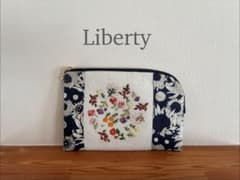 リバティ　刺繍ポーチ　ハンドメイド　【ブルー系】のサムネイル