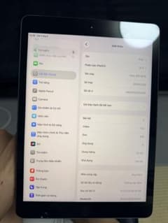 Apple iPad 第8世代 32GB 本体のサムネイル