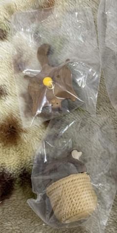 KIYATA ガチャガチャ　カワウソ　バスケット　ムササビ　ランプ　2点セット