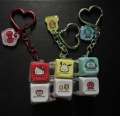 韓国　サンリオ　キーキャップキーリング　キーホルダー　3個セットのサムネイル