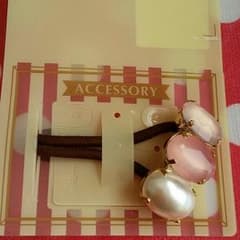 本日値下しました！ビジュー付ヘアゴムのサムネイル