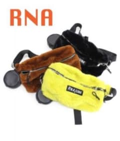 【RNA】ファースクエアウエストバッグ 新品のサムネイル