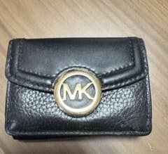 MICHAEL KORS ブラック 三つ折り財布のサムネイル