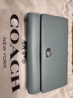 週末限定値下げ✨美品✨ COACH コーチ ミニ トライフォールドウォレットのサムネイル
