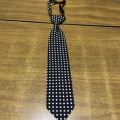 黒と白の水玉模様 ネクタイのサムネイル