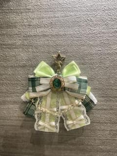 ハンドメイド ロゼット グリーン ゴールドチェック 星型チャーム推し活のサムネイル