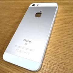 中古 Apple iPhone SE （第１世代）64GB シルバー ＊本体のみのサムネイル