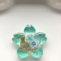 レジン ヘアゴム 桜 猫 エメラルドグリーン◡̈♥︎ - メルカリ