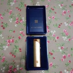 GIVENCHYターボライターのサムネイル
