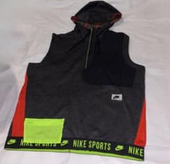美品　NIKE フード付きベスト Lサイズのサムネイル