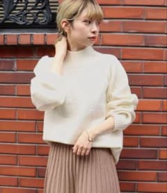 【タグ付き新品】tiptop もちもちラグランハイネックニットのサムネイル