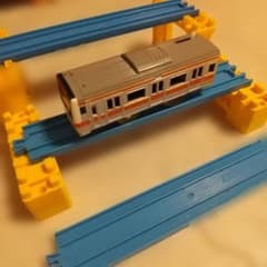 プラレール 通勤電車233系中央線動力車のサムネイル