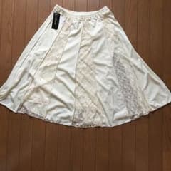 フレアースカート 白 Ｌサイズ 新品タグ付き  フォーマルにも♫のサムネイル