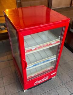 送料込◎コカコーラ◎店舗用温冷庫◎飾り棚などにCOCACOLAサンヨー 送料込◎コカコーラ◎店舗用温冷庫◎飾り棚などにCOCACOLAサンヨー