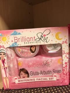 Brilliant whitening facial setのサムネイル