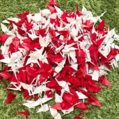 《折り鶴シャワー》約350〜400羽 紅白のサムネイル